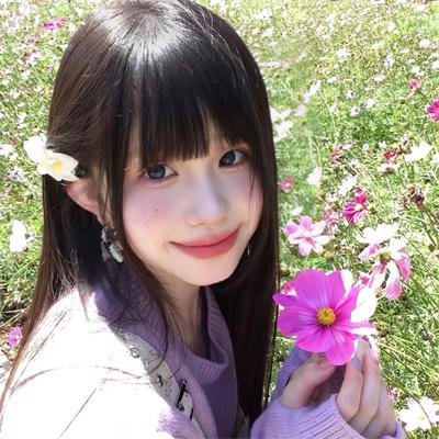 随盲柳入眠的女人